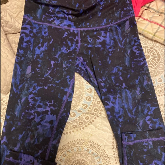 Lululemon capris - Picture 1 of 3